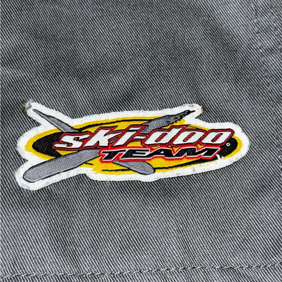 BRP Ski-doo Shirt Men’s Medium Grey Yellow Short Sleeve Button Up Logo Pockets - Picture 3 of 11